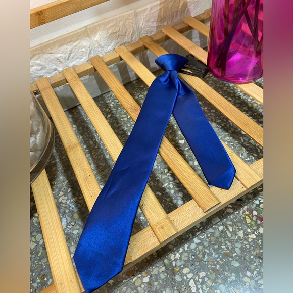 Dockers Boys Clip on Tie - Picture 3 of 5